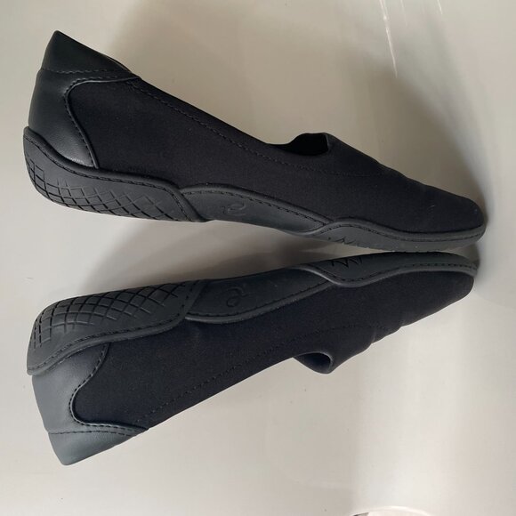 Easy Spirit stretchy comfy slides like new - Picture 4 of 5